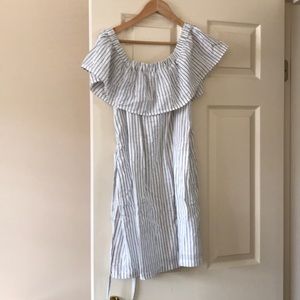 Abercrombie & Fitch off the shoulder dress